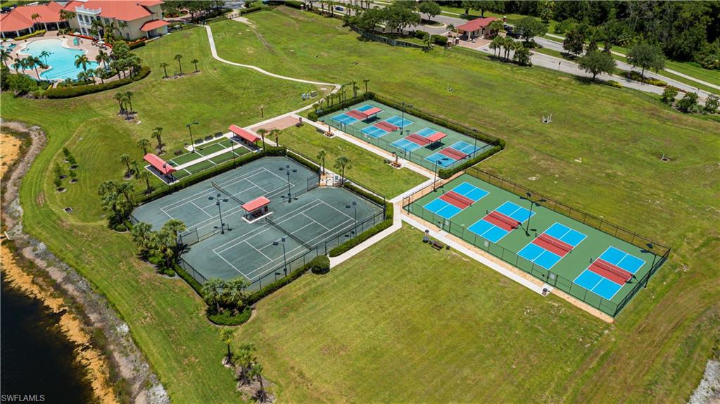 HAMPTON LAKES - Residential