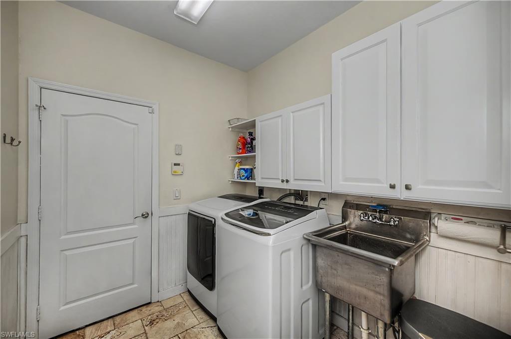 HAMPTON LAKES - Residential