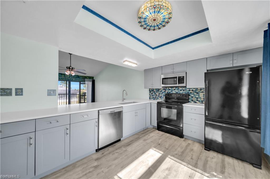 SOUTHERN PALMS - Residential
