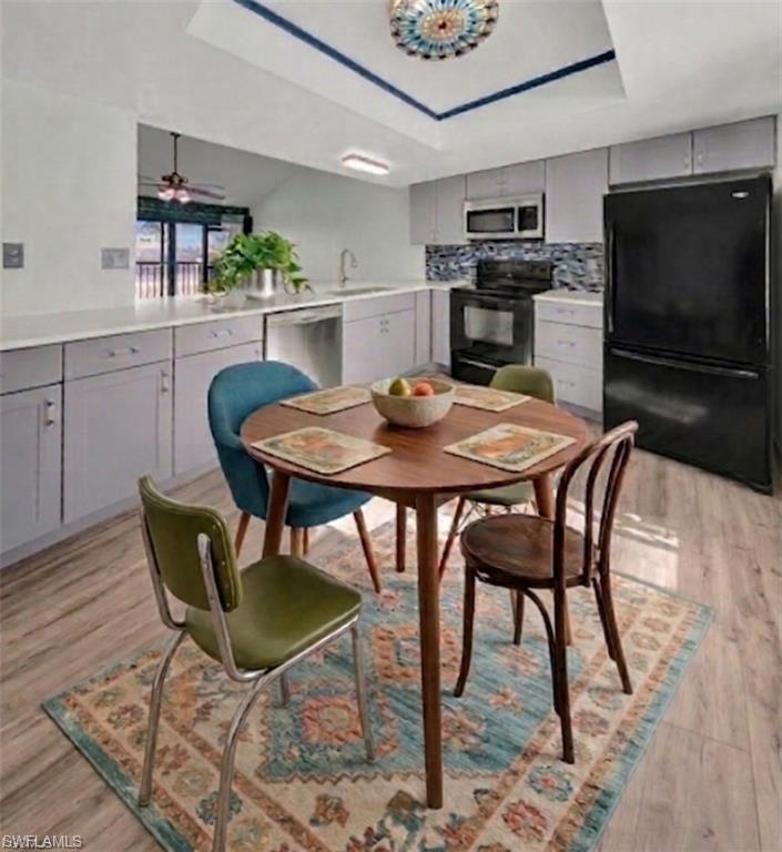 SOUTHERN PALMS - Residential