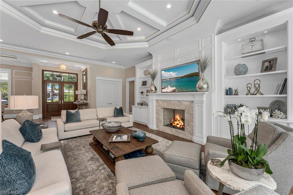 MOORINGS - Residential
