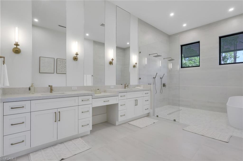 LOGAN WOODS - Residential