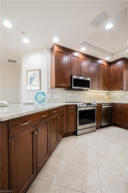 VISTA POINTE - Residential