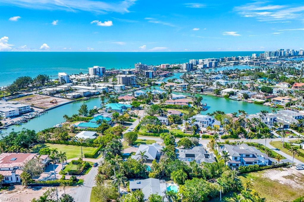 MOORINGS - Residential