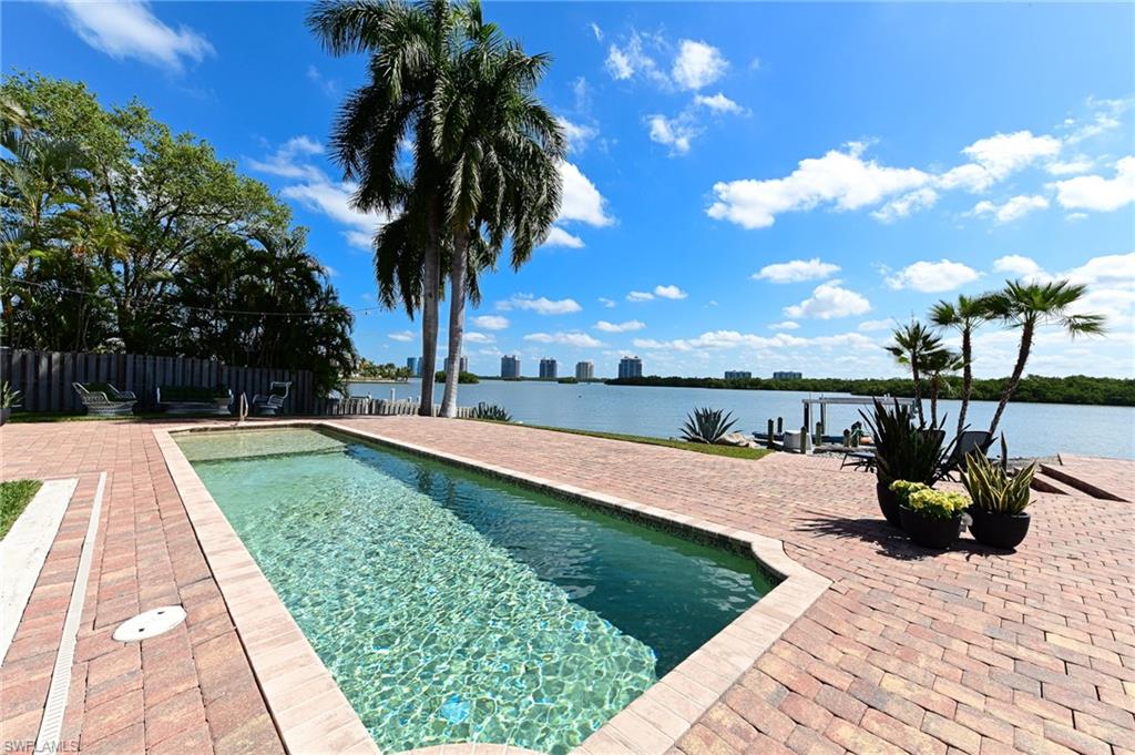 CAROLANDS - Residential