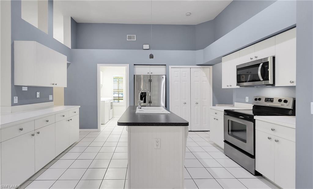 FOUNTAIN LAKES - Residential Lease