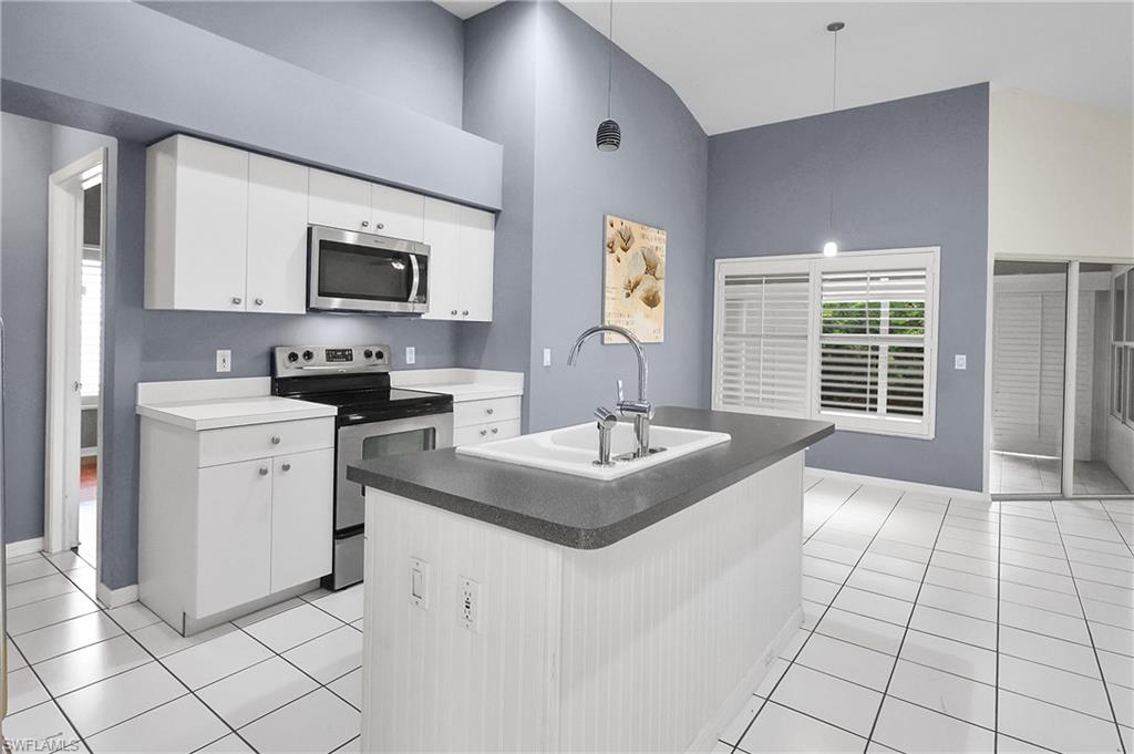 FOUNTAIN LAKES - Residential Lease