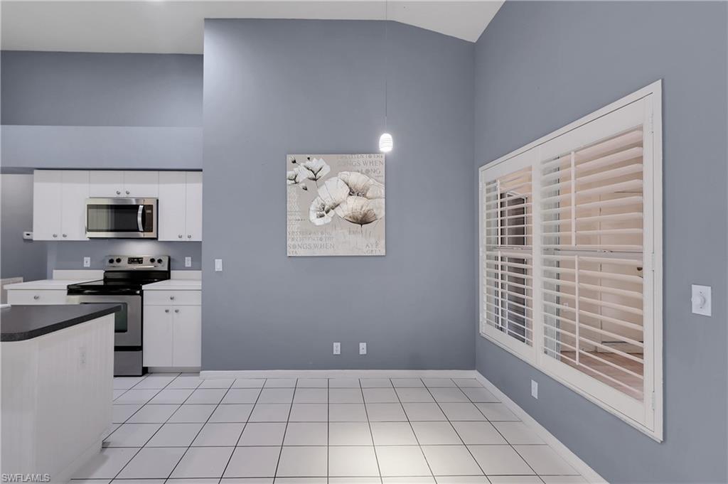 FOUNTAIN LAKES - Residential Lease