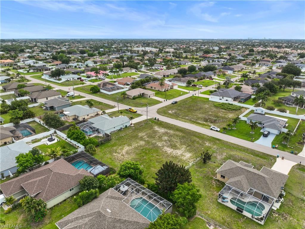 CAPE CORAL - Land