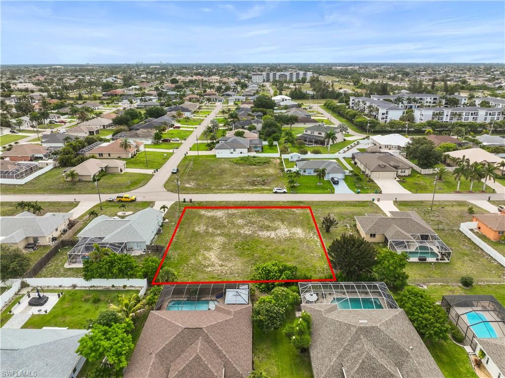 CAPE CORAL - Land