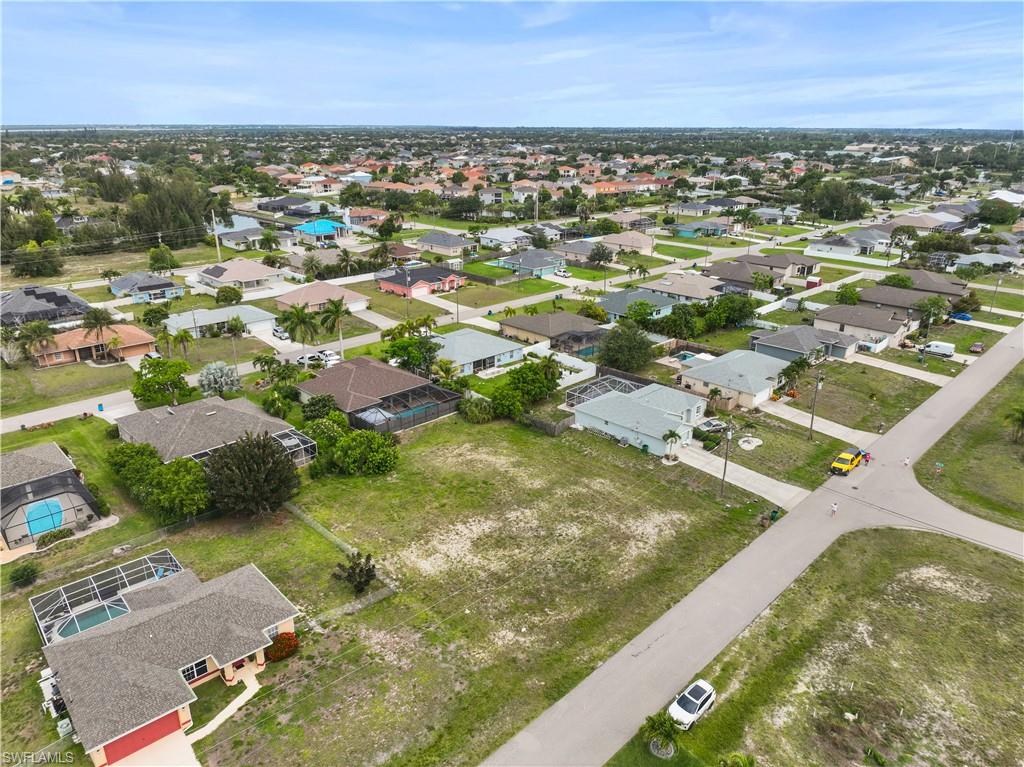 CAPE CORAL - Land
