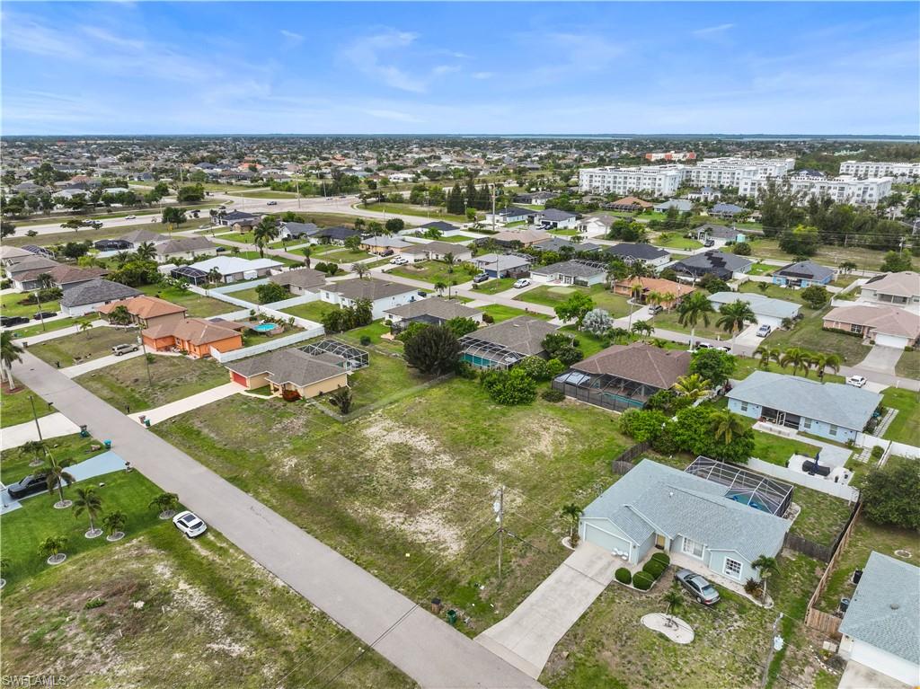 CAPE CORAL - Land