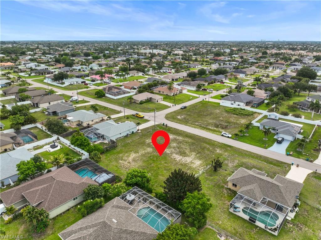 CAPE CORAL - Land