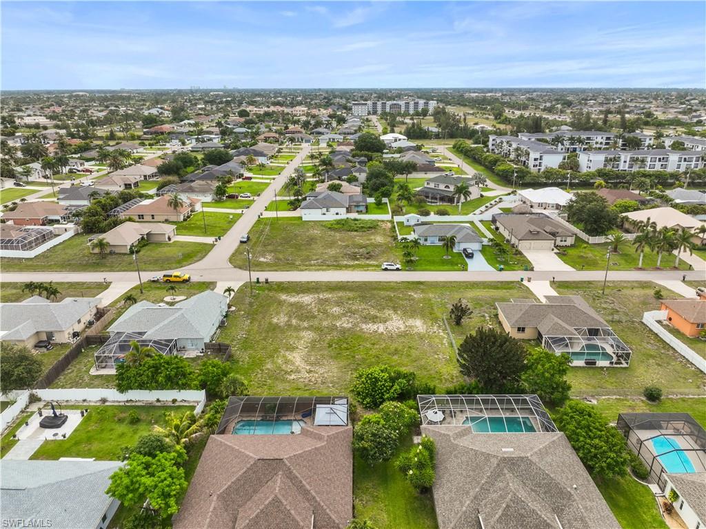 CAPE CORAL - Land