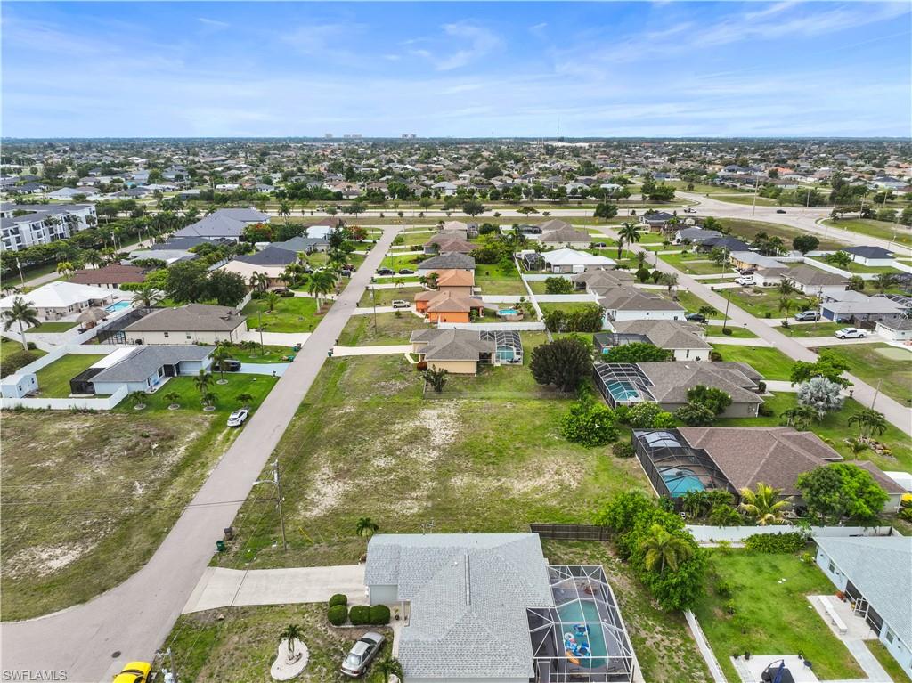 CAPE CORAL - Land