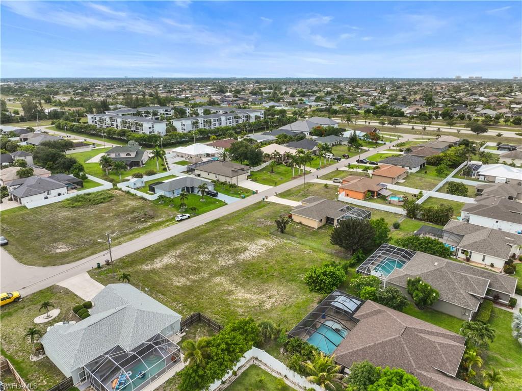 CAPE CORAL - Land
