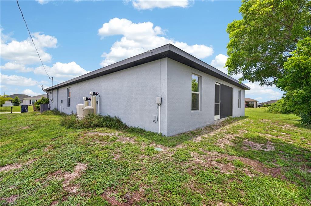 CAPE CORAL - Residential