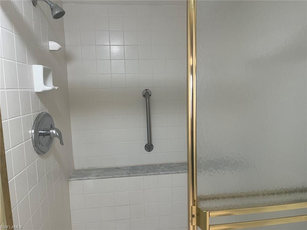 SEVEN LAKES - Residential Lease