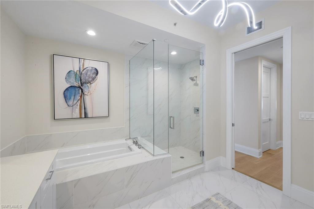 NAPLES SQUARE - Residential
