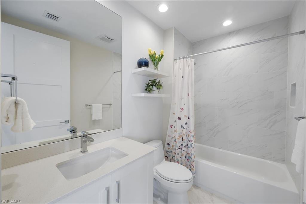 NAPLES SQUARE - Residential