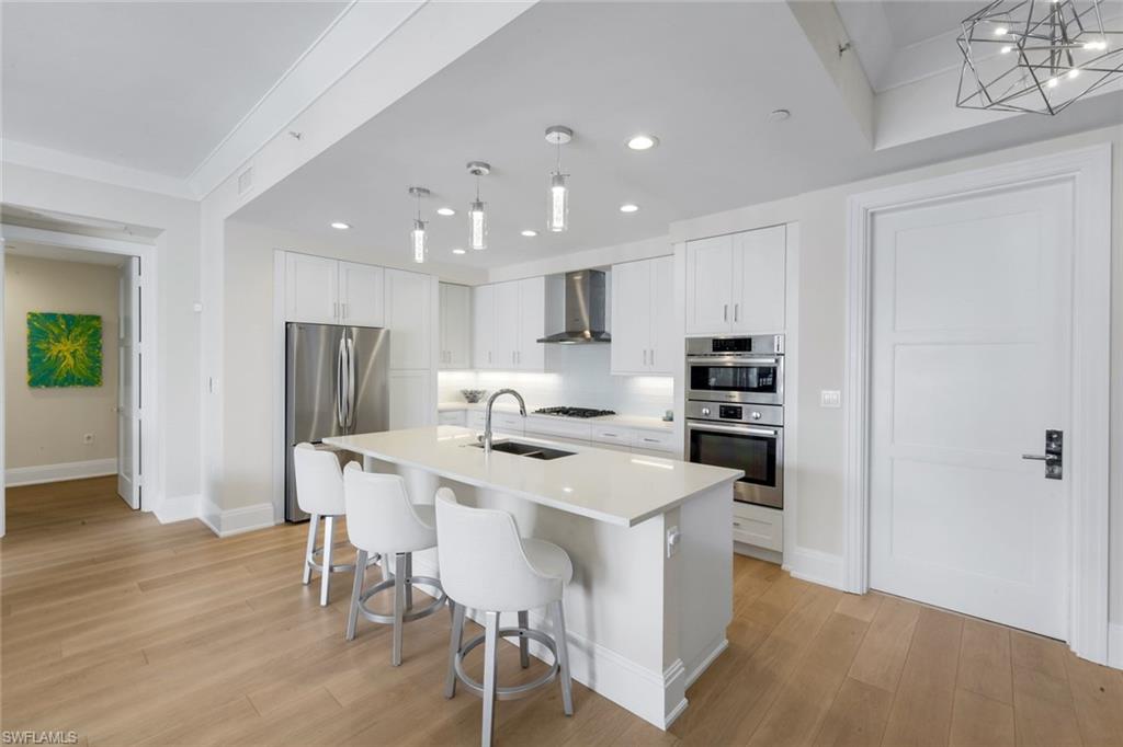 NAPLES SQUARE - Residential