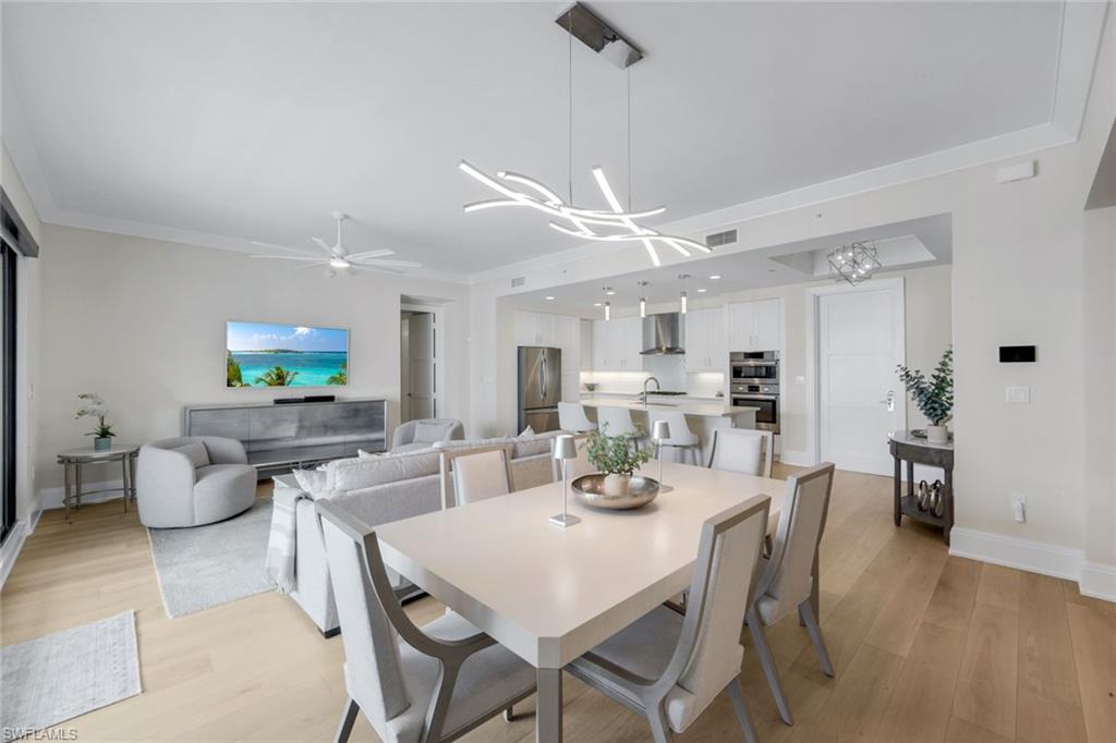 NAPLES SQUARE - Residential