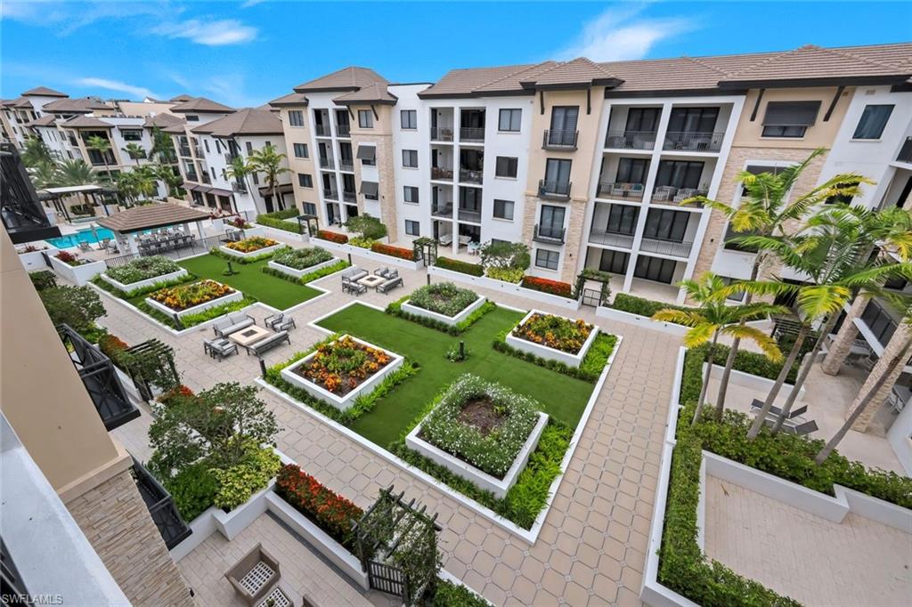 NAPLES SQUARE - Residential