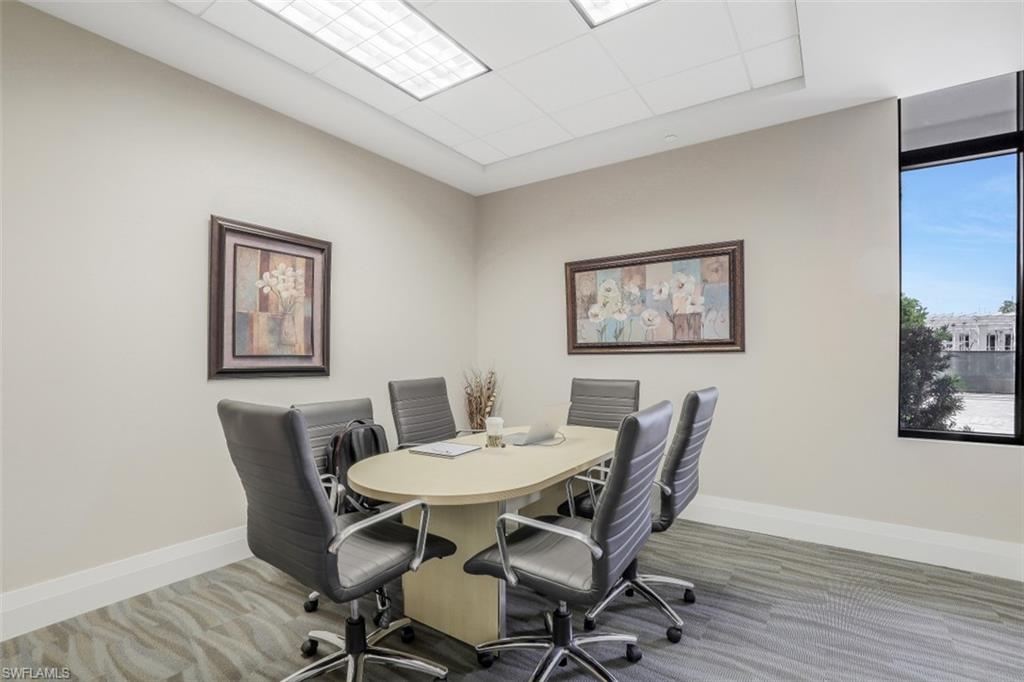 NAPLES SQUARE - Residential