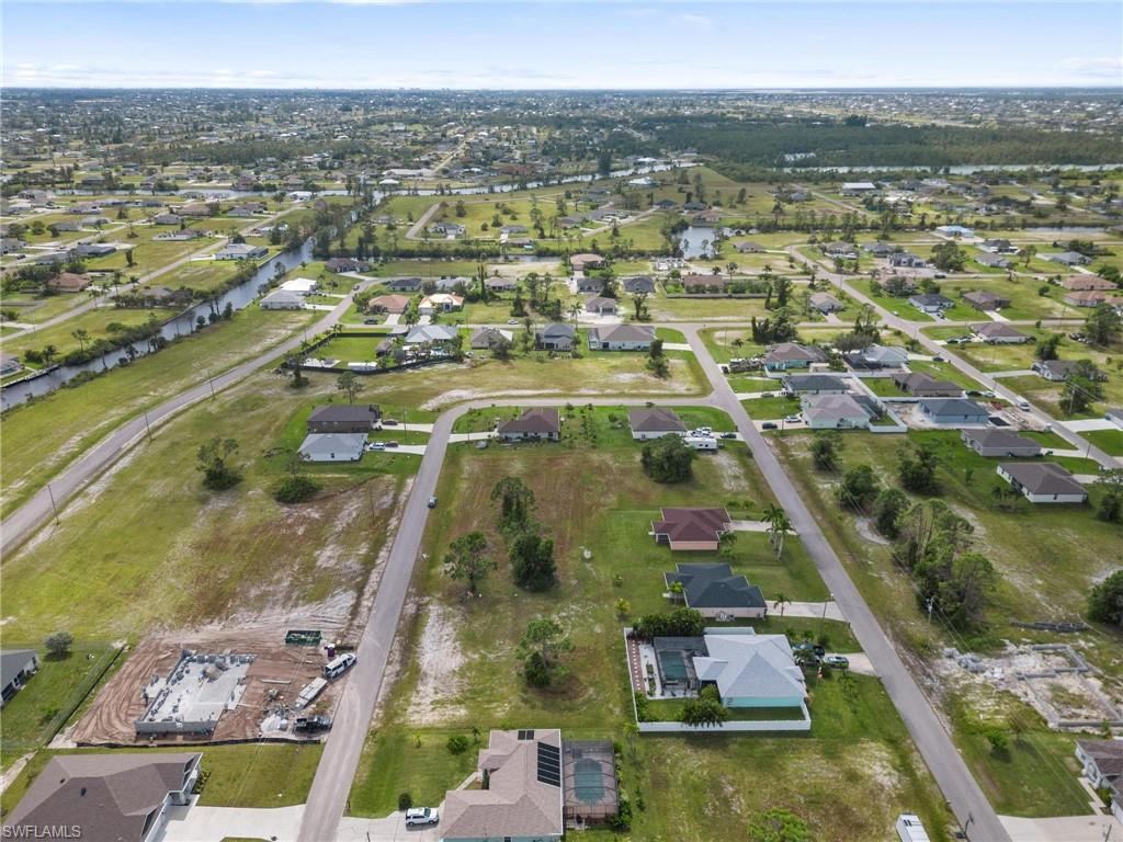 CAPE CORAL - Land