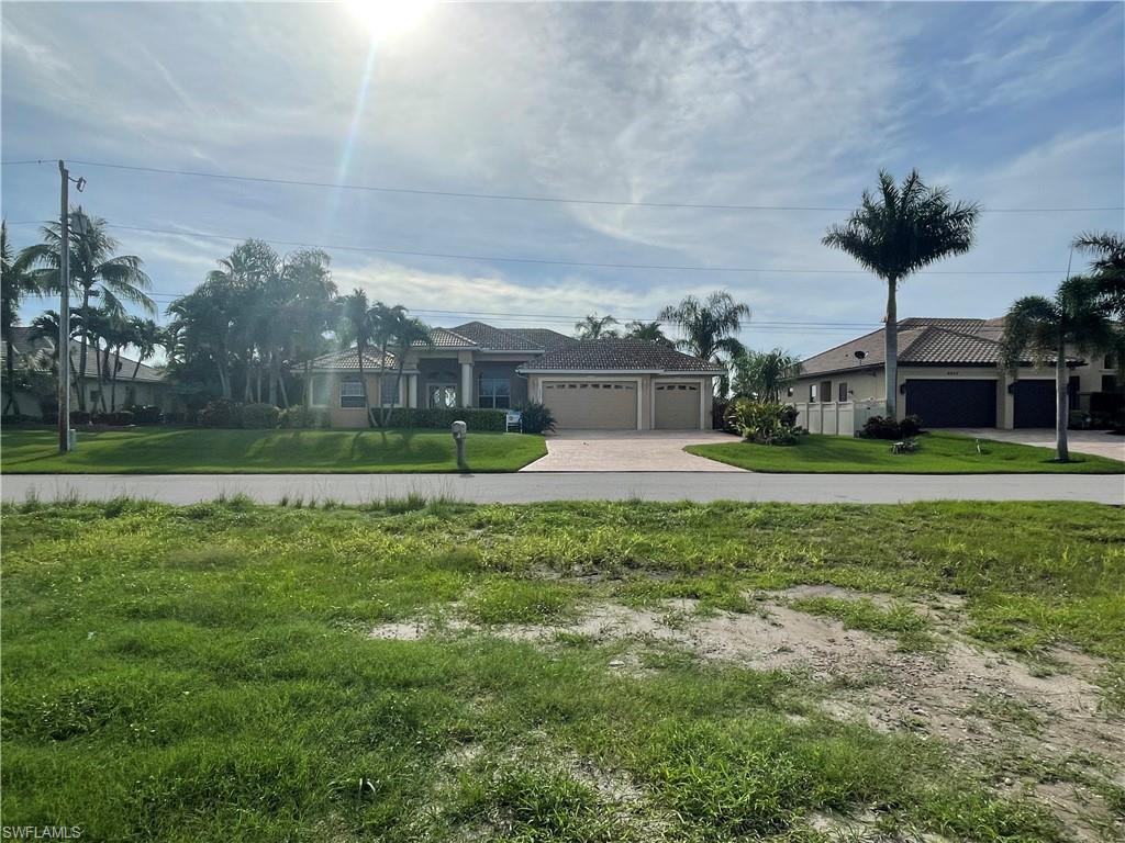 CAPE CORAL - Land