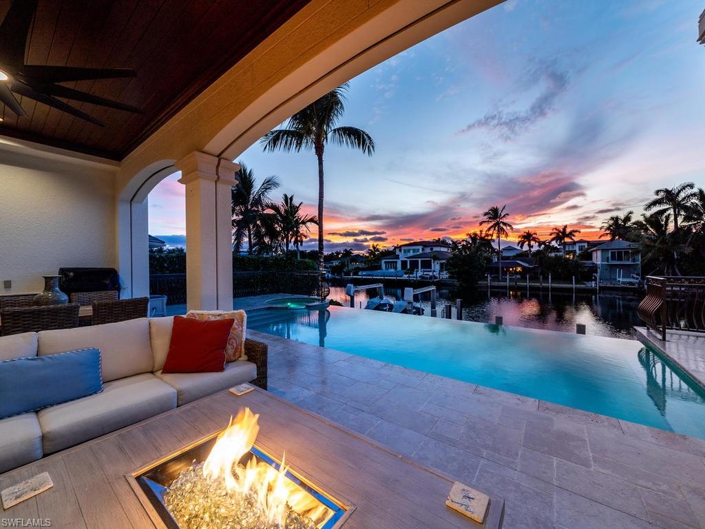 AQUALANE SHORES - Residential