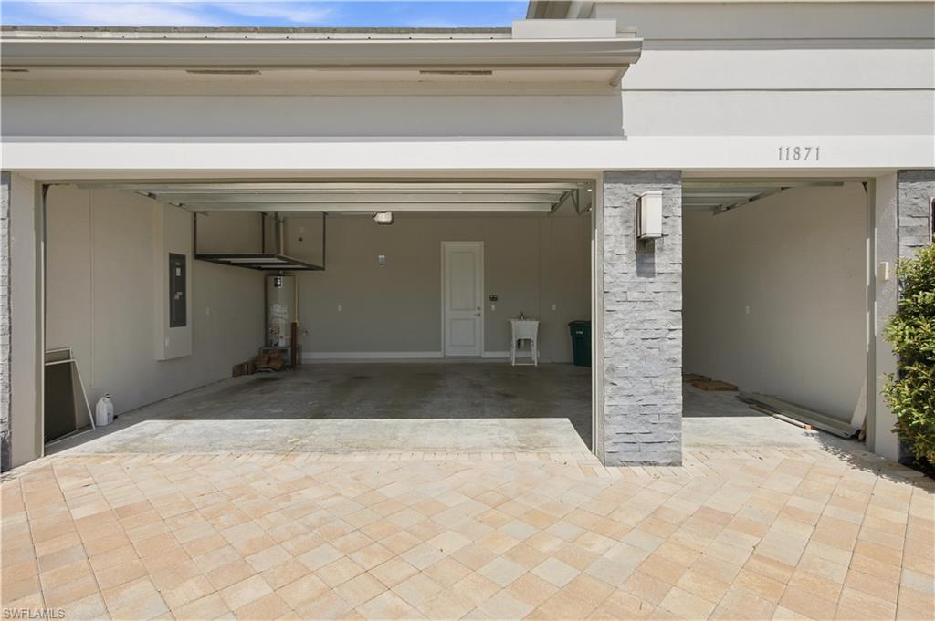 VALENCIA TRAILS - Residential