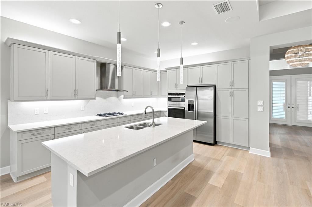 VALENCIA TRAILS - Residential