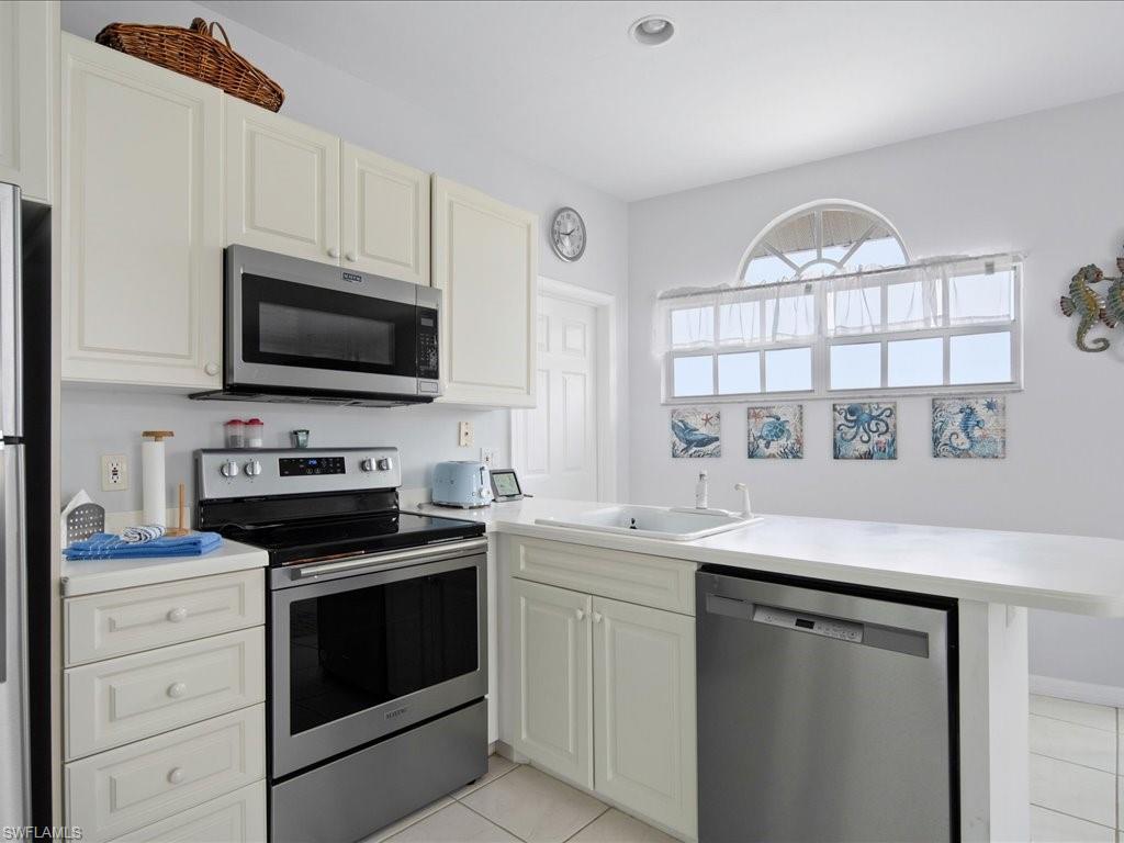 CAROLANDS - Residential