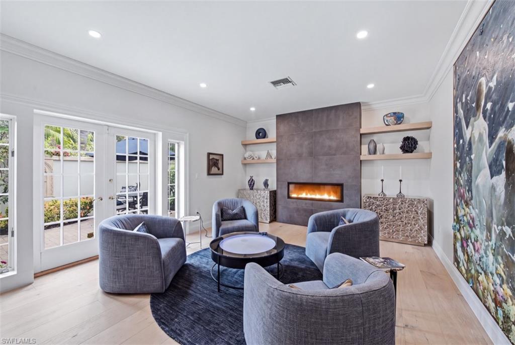 PARK SHORE - Residential