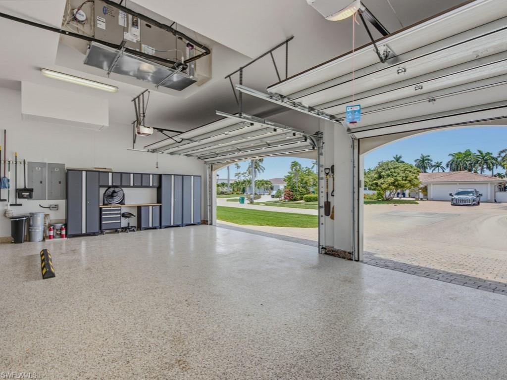 MARCO BEACH - Residential