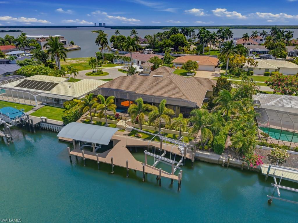 MARCO BEACH - Residential