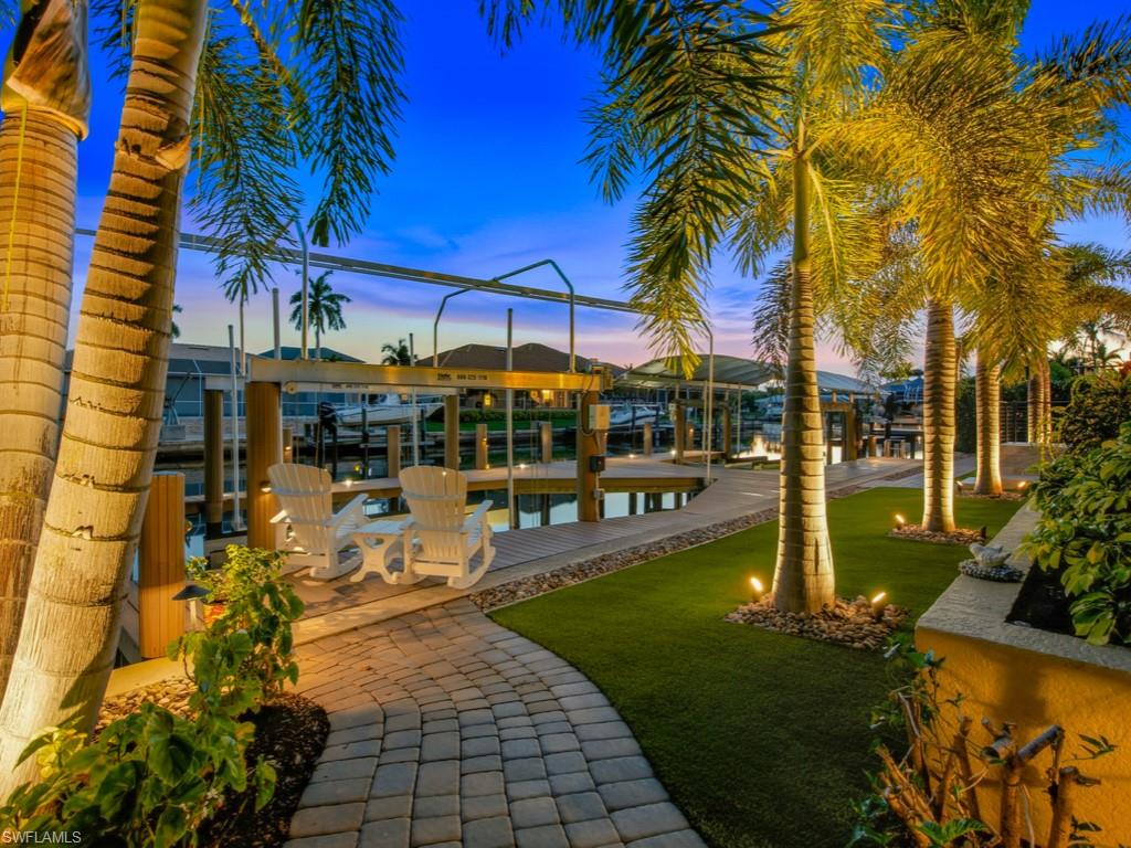 MARCO BEACH - Residential