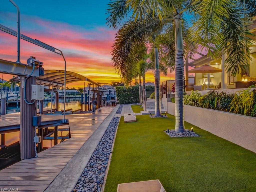 MARCO BEACH - Residential