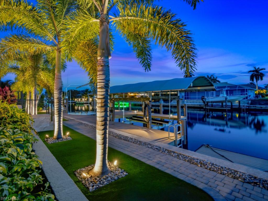 MARCO BEACH - Residential