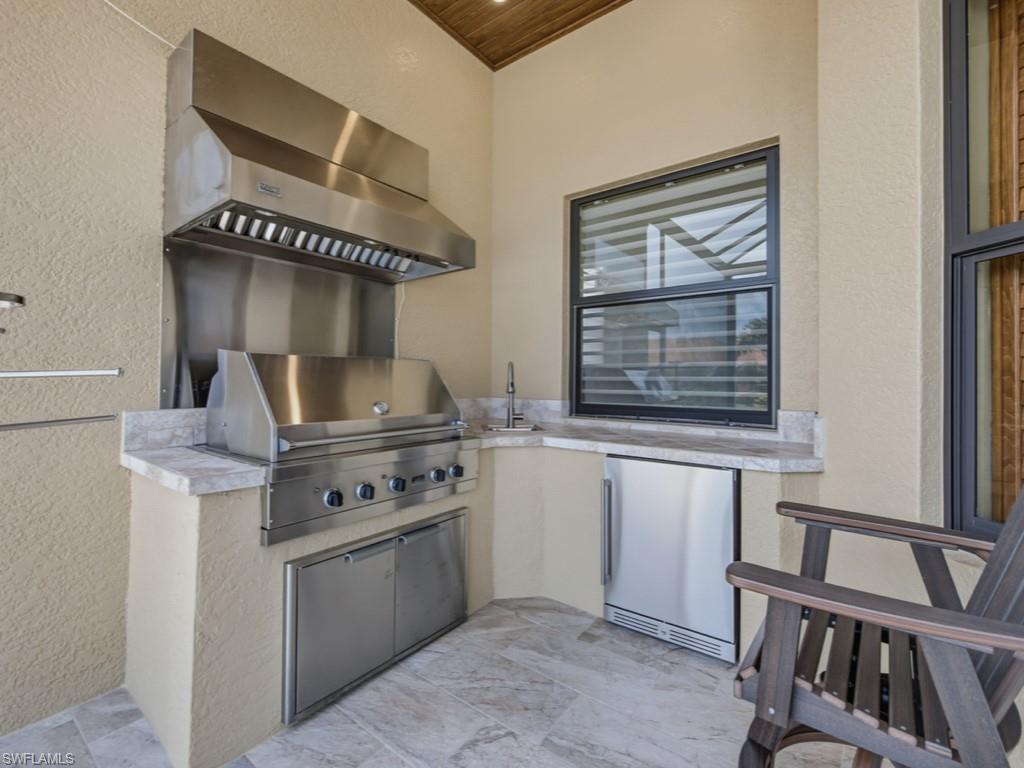 MARCO BEACH - Residential