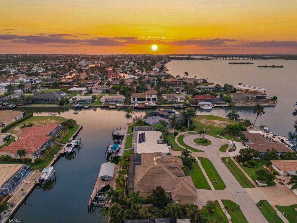 MARCO BEACH - Residential