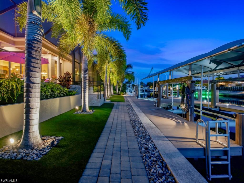 MARCO BEACH - Residential