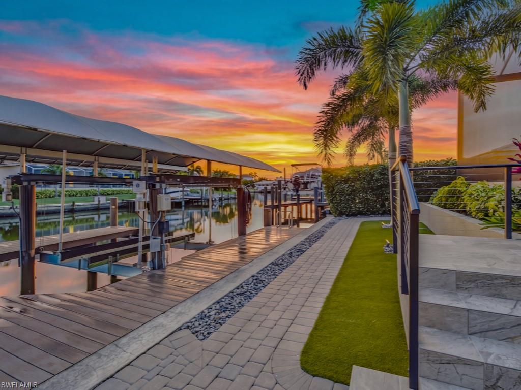 MARCO BEACH - Residential