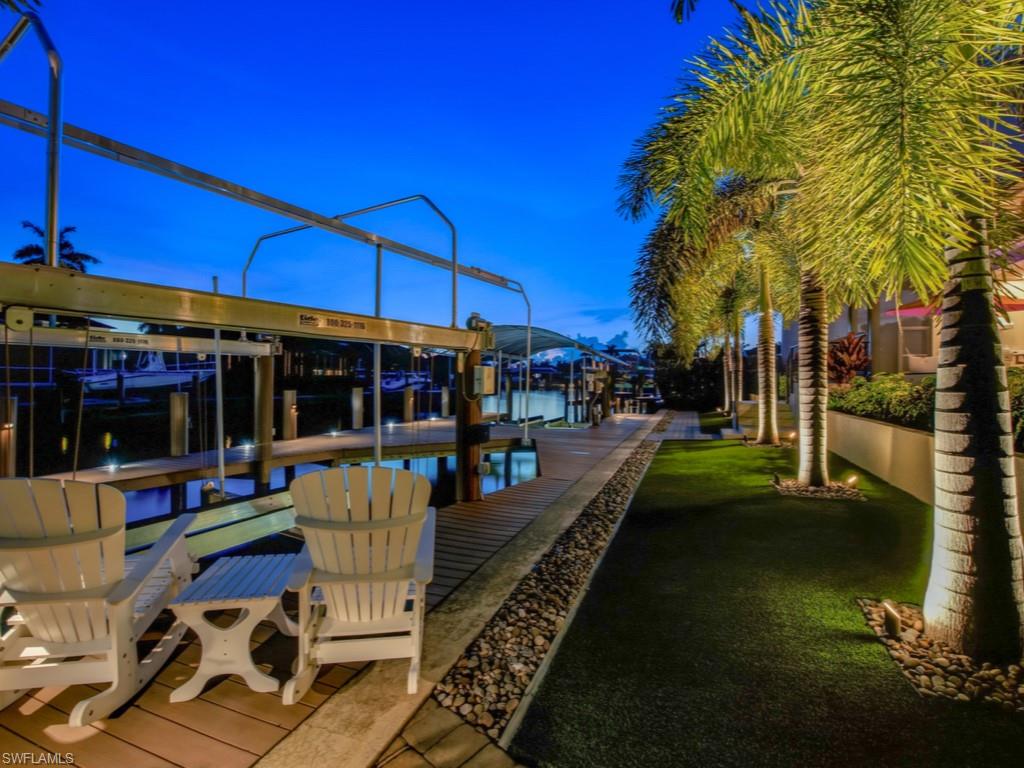MARCO BEACH - Residential