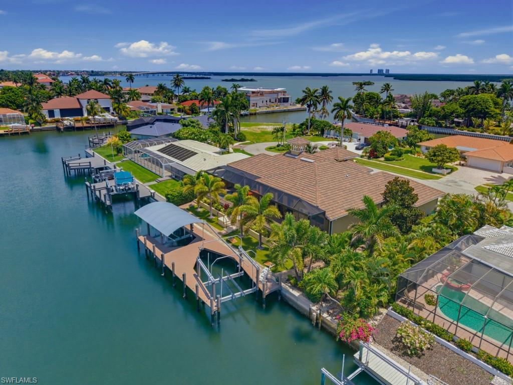 MARCO BEACH - Residential