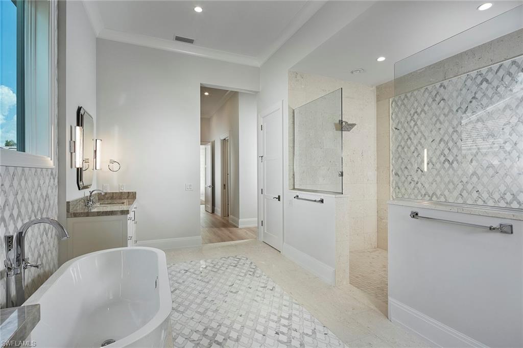 PELICAN BAY WOODS - Residential