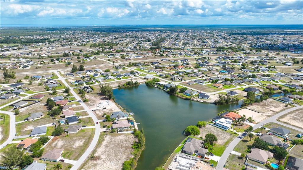 CAPE CORAL - Land