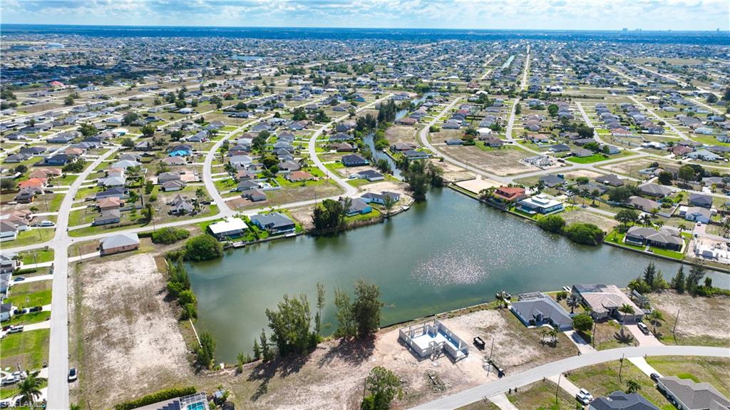 CAPE CORAL - Land