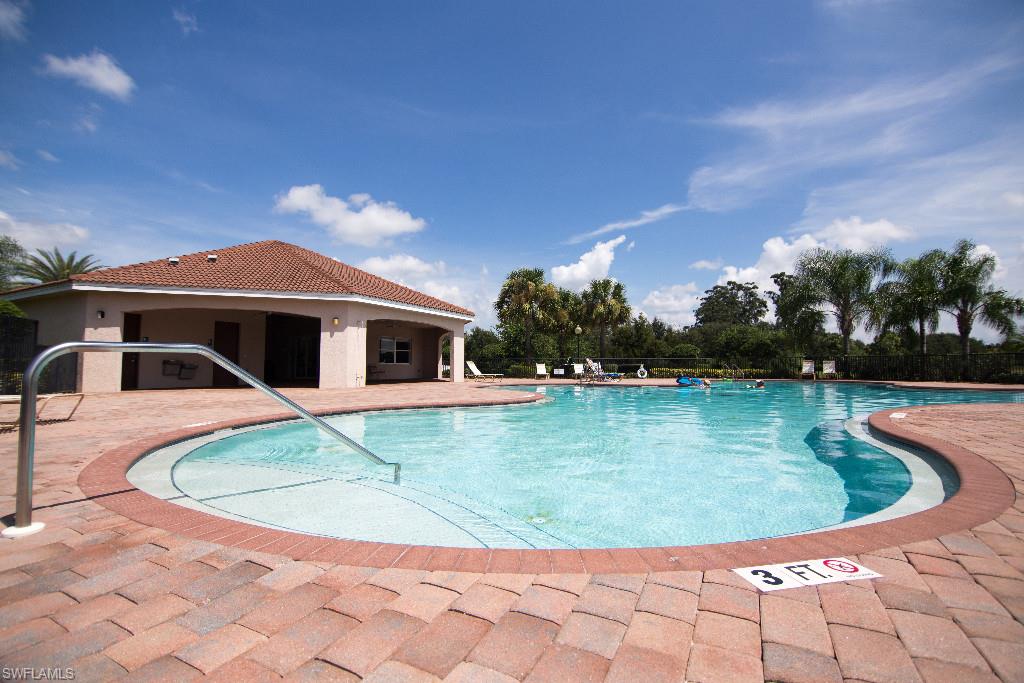 THE GROVES - Residential